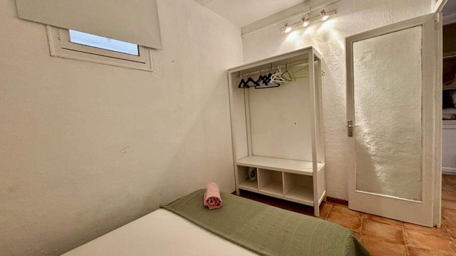 Cozy Ploblesec Apartamento *